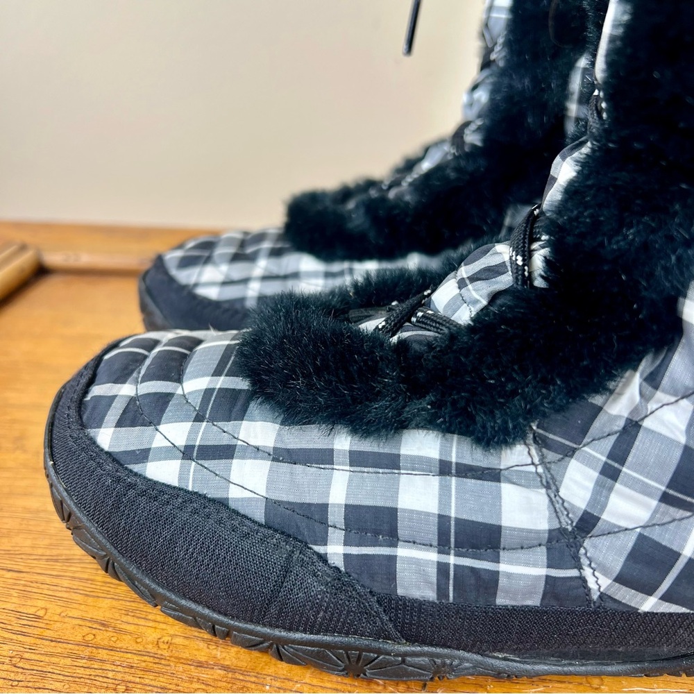 The North Face Black and White Plaid Winter Boots - Picture 3 of 14